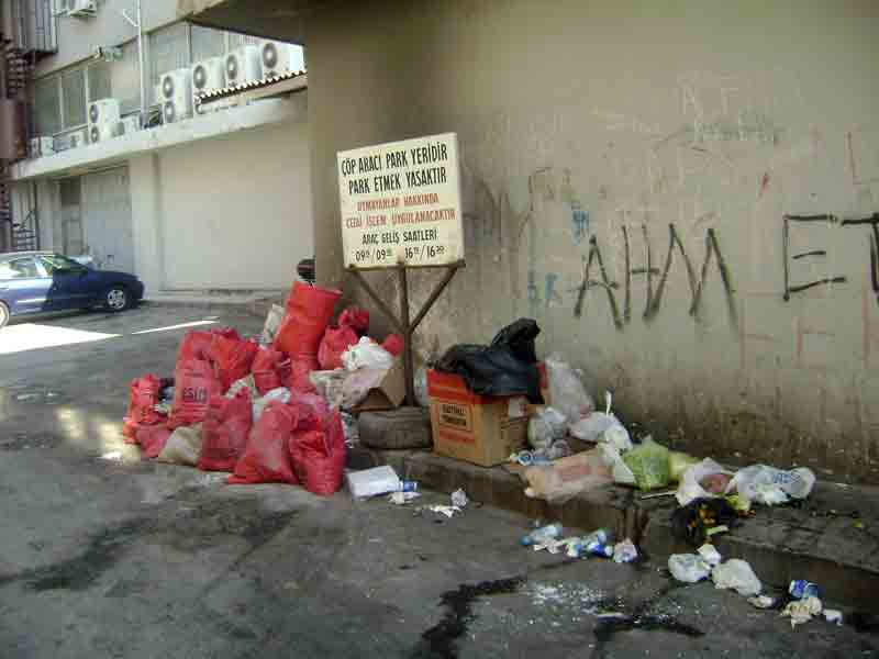 Duyarsız vatandaşlar kirliliğe yol açıyor