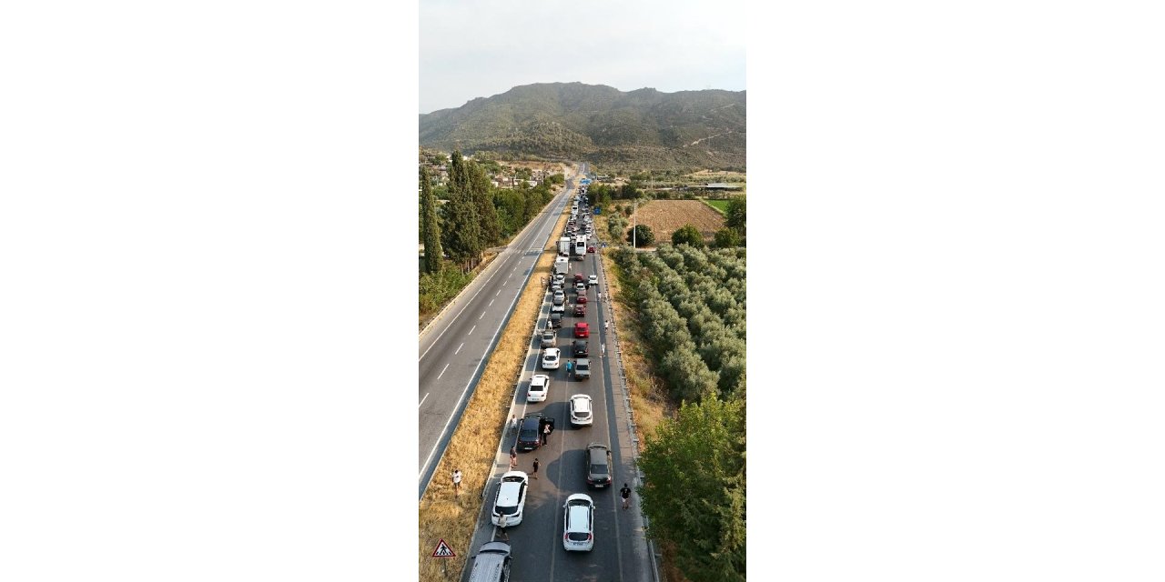 Yangın nedeniyle trafiğe kapatılan Aydın-Mğla Karayolu açıldı