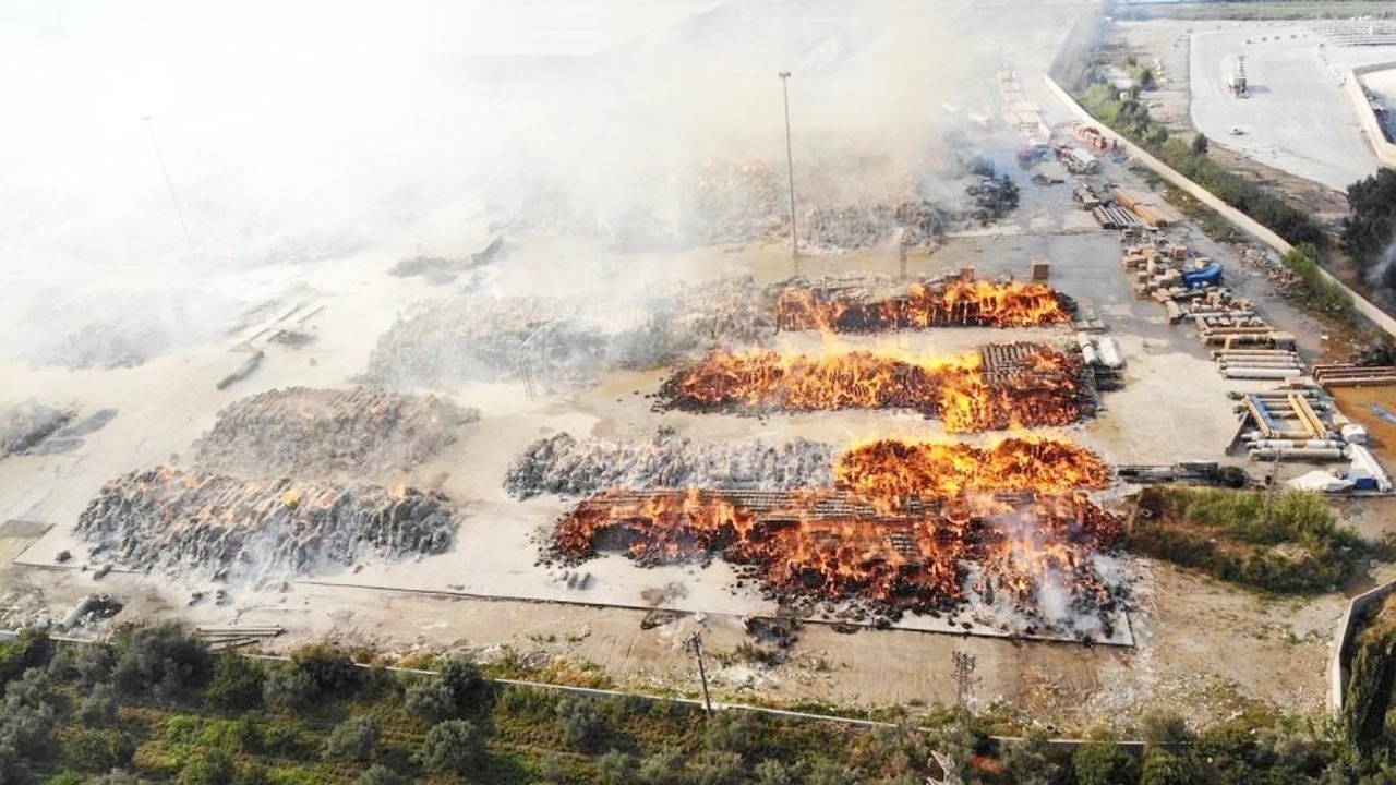 Kipaş Kağıt Fabrikası’ndaki yangın 43 gündür devam ediyor