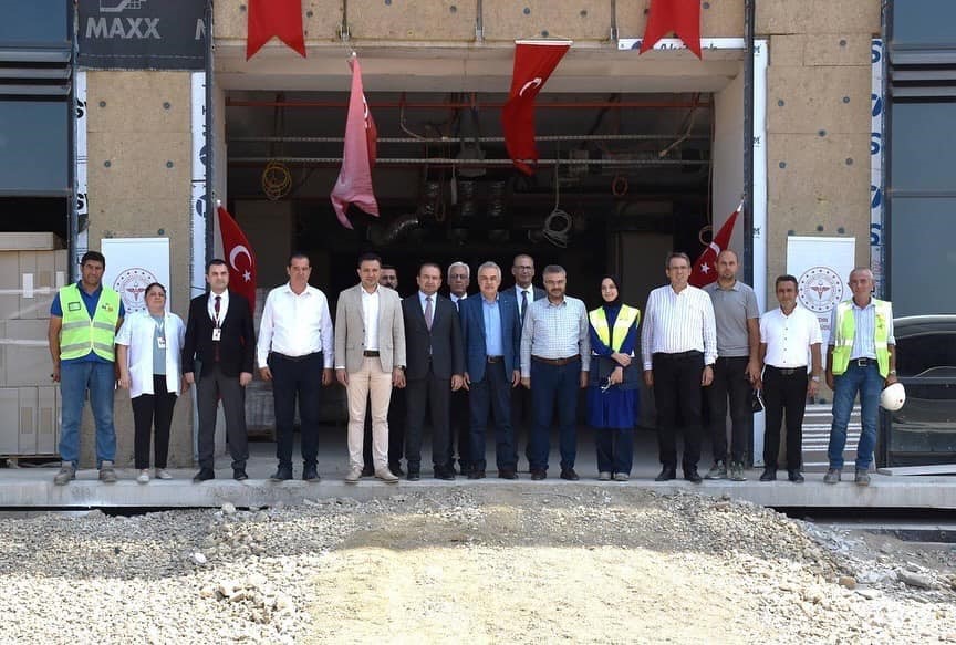 AK Parti heyeti Aydın Şehir Hastanesi inşaatında çalışmaları yerinde inceledi