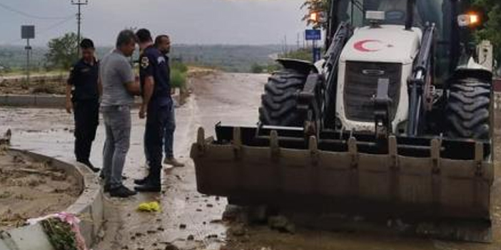 Karacasu’yu sel vurdu, ekipler teyakkuza geçti