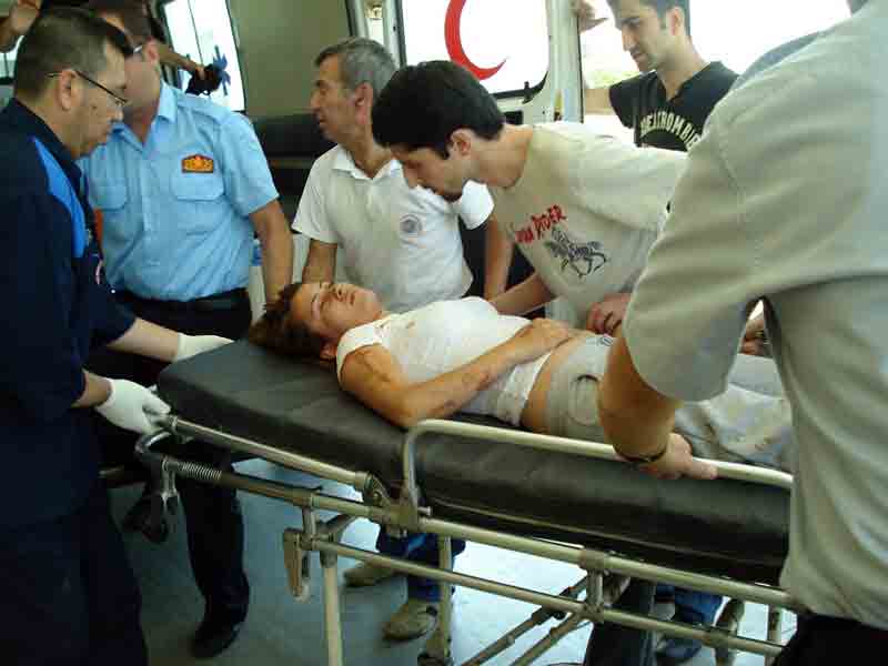 Didim yolunda trafik kazası 1 ölü 4 yaralı