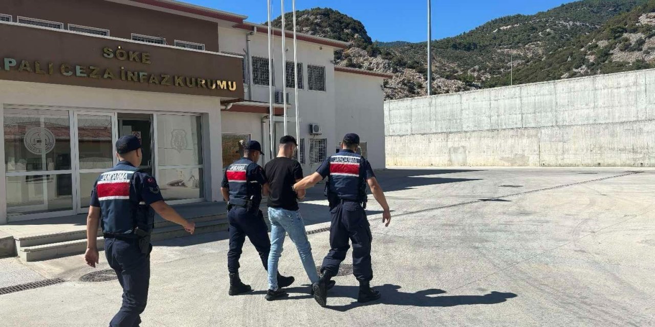 Dört ayrı suçtan aranıyordu, Kuşadası’nda yakalandı