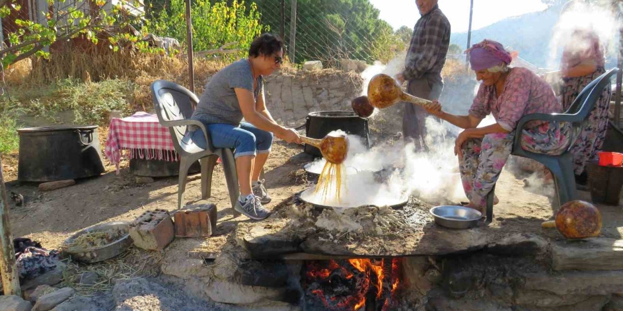 Aydın'da pekmez ocakları tütmeye başladı