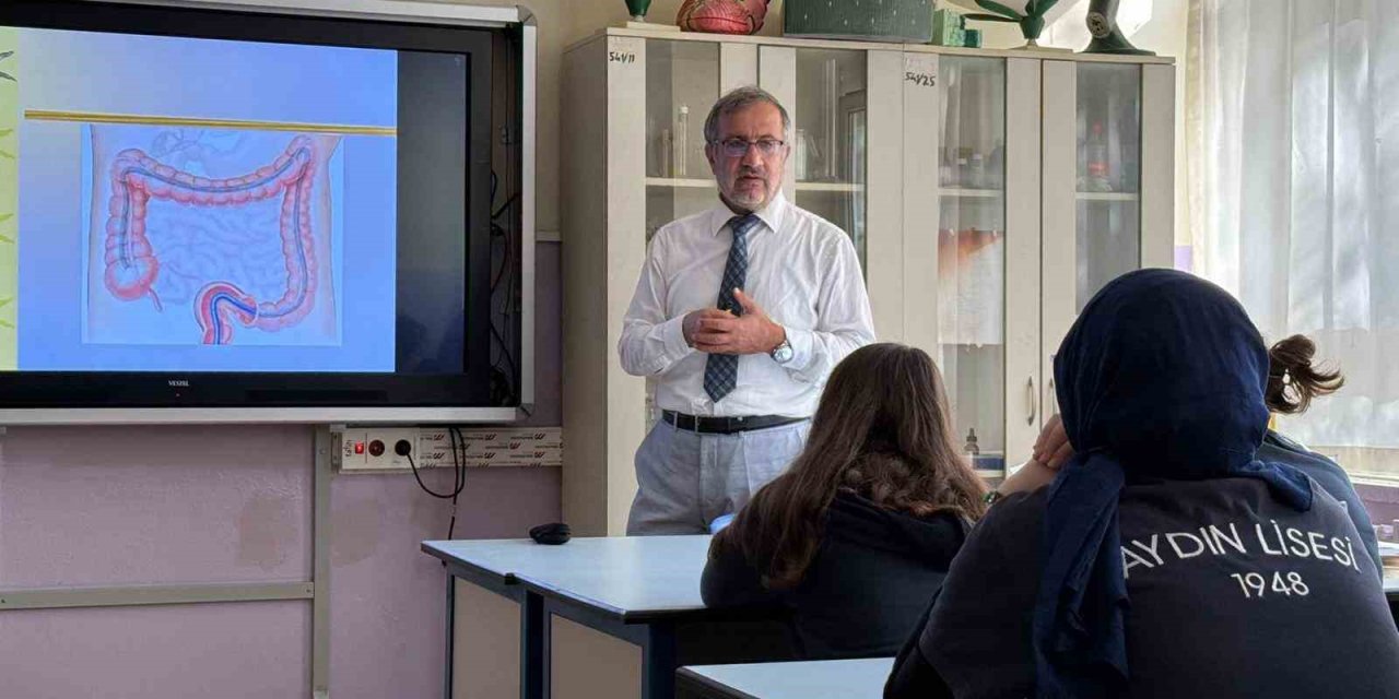 Aydın Lisesi, akademisyenleri ağırlamaya devam ediyor