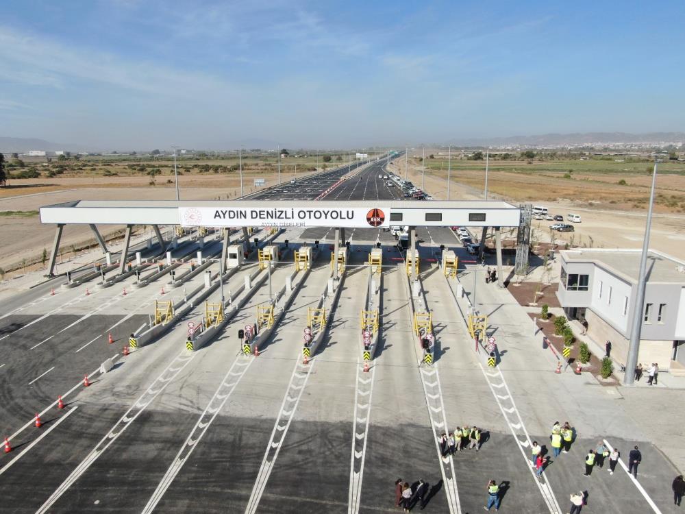 Aydın-Denizli Otoyolu hizmete açıldı