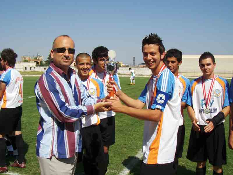 Kuşadası Fay Denizspor’un gençleri kupalandı