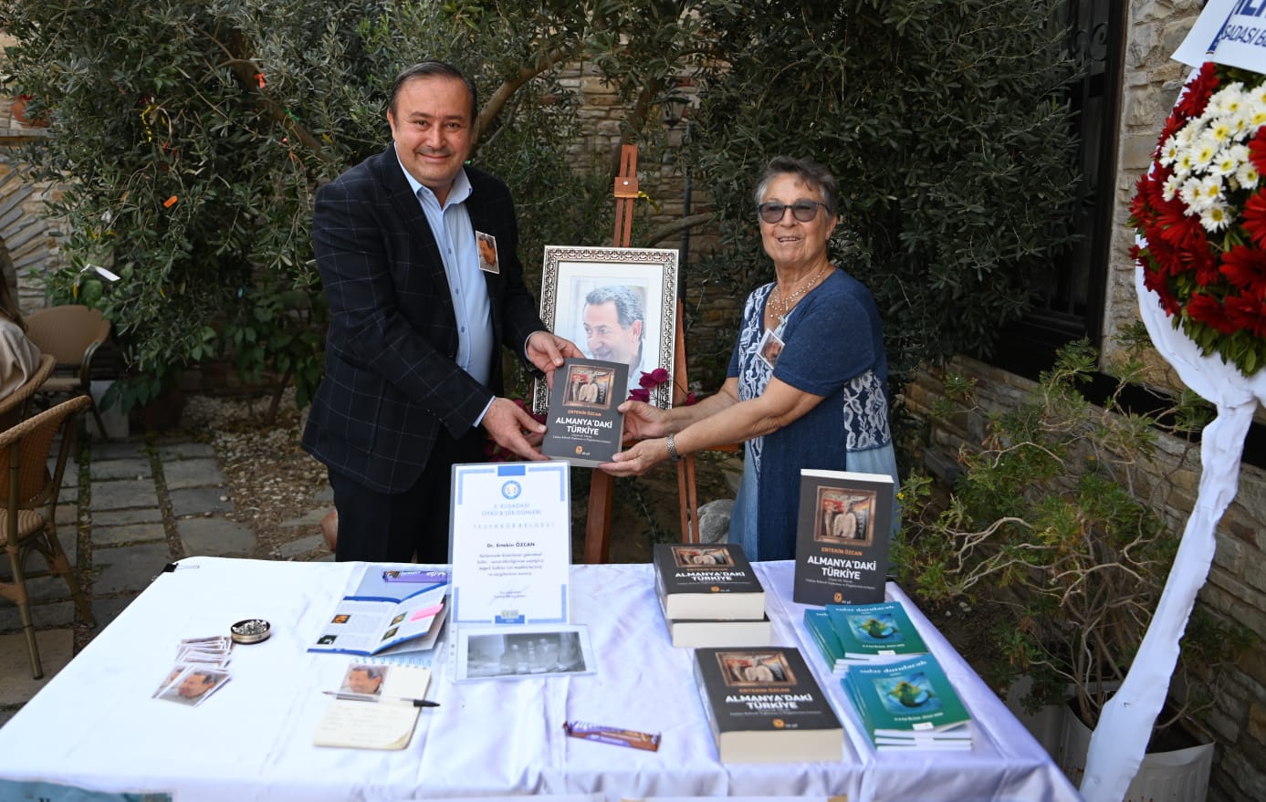 BİR GÖÇMEN KUŞ: DR. ERTEKİN ÖZCAN KUŞADASI’NDA ANILDI