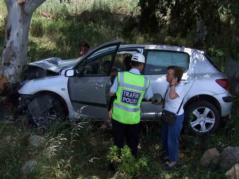CHP’li Ersoy Söke yakınlarında kaza geçirdi