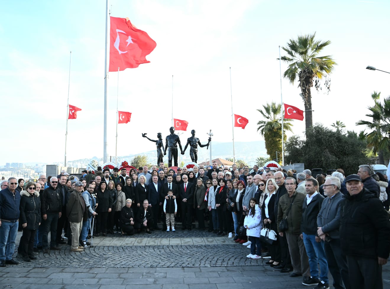 KUŞADASI ATA’SINI SAYGI VE ÖZLEMLE ANDI