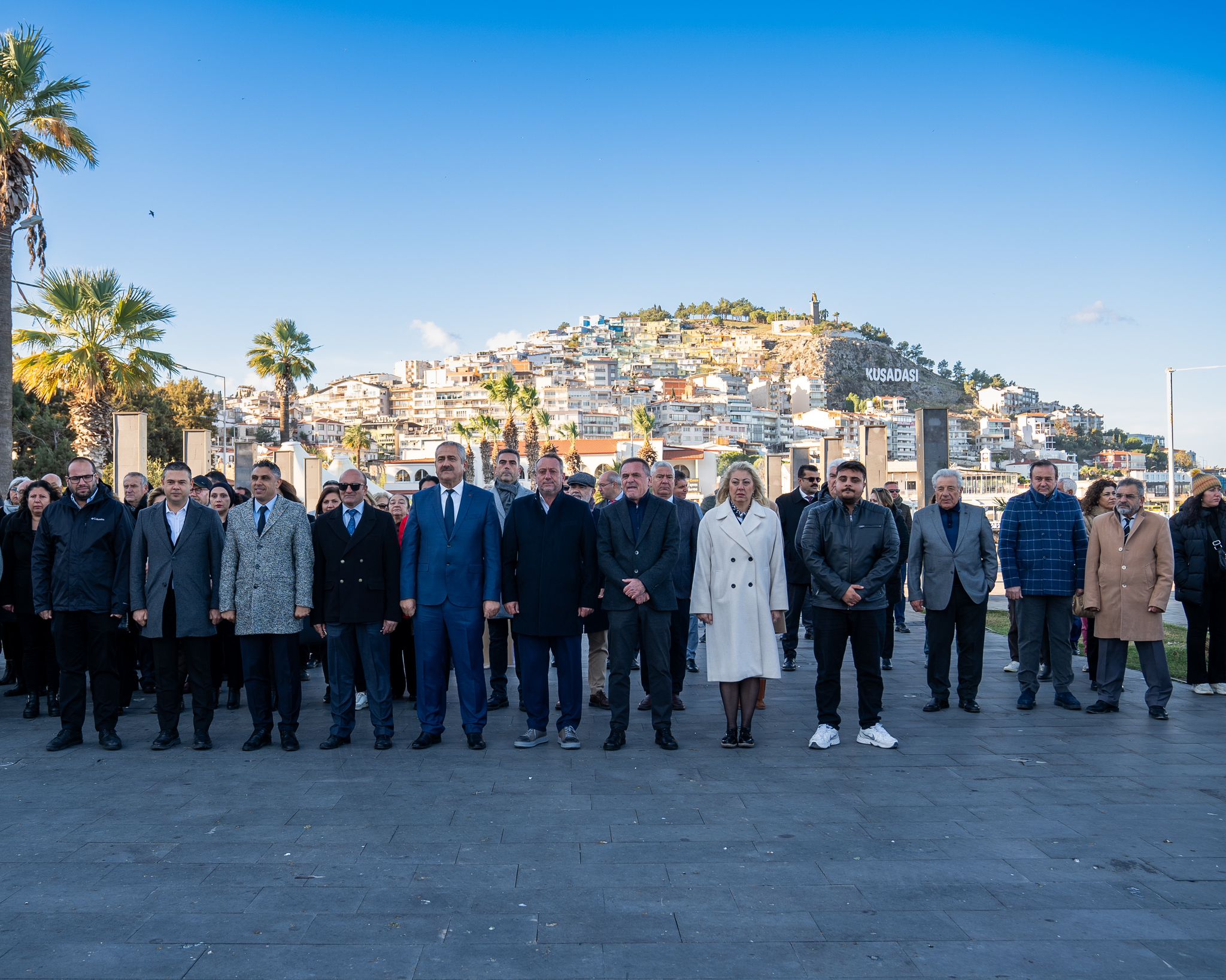 KUŞADASI’NDA 24 KASIM ÖĞRETMENLER GÜNÜ KUTLANDI