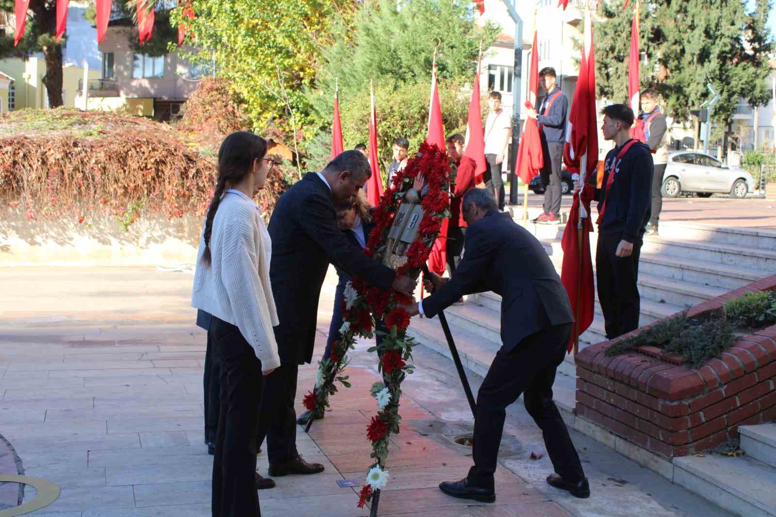 Aydın’da Öğretmenler Günü kutlandı