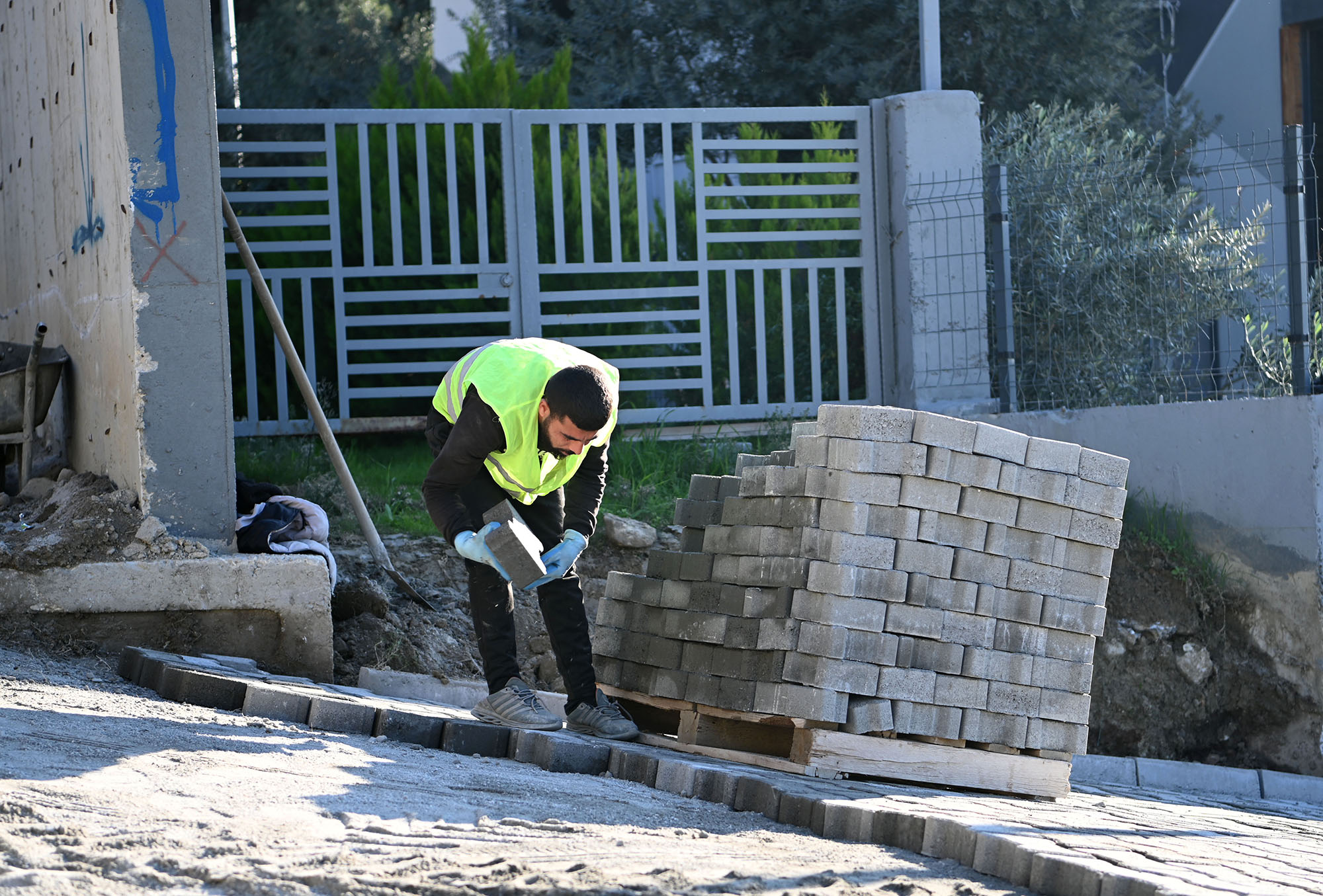 KADINLAR DENİZİ MAHALLESİ’NDE ÜSTYAPI YATIRIMLARI HIZ KESMİYOR