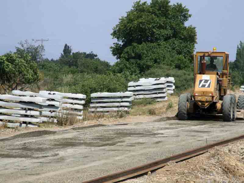 DDY raylarla birlikte traversleri de değiştiriyor