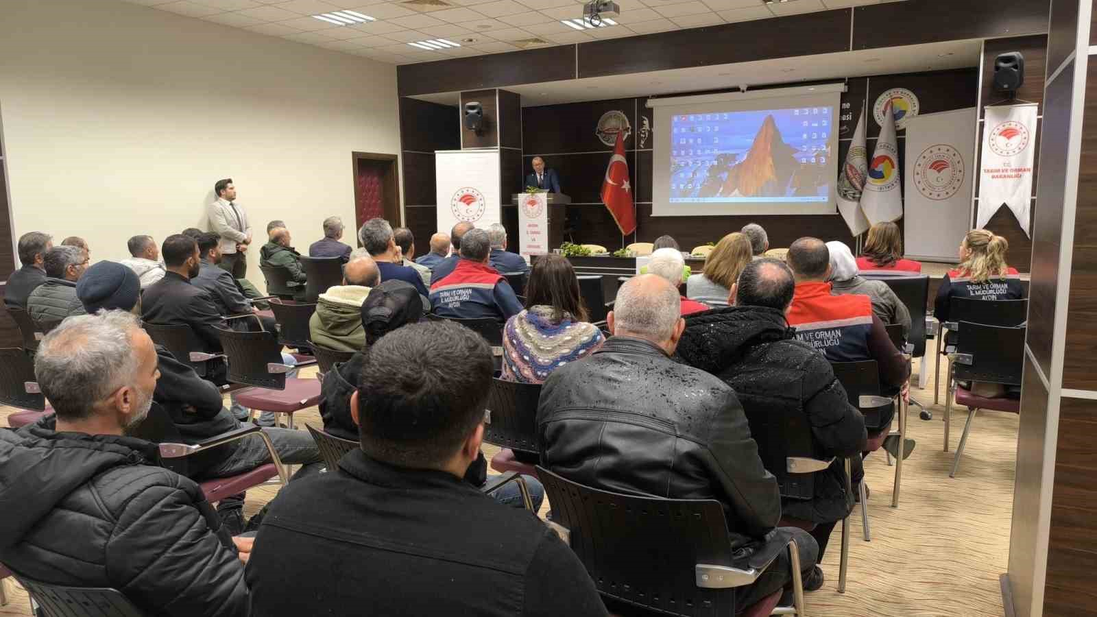 Söke’de defne yaprağı işleme sektör toplantısı yapıldı