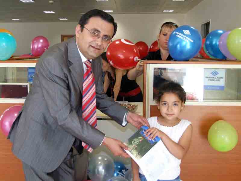 Karnelerini getirdiler, İş Bankası Söke Şubesi’nden kitaplarını aldılar