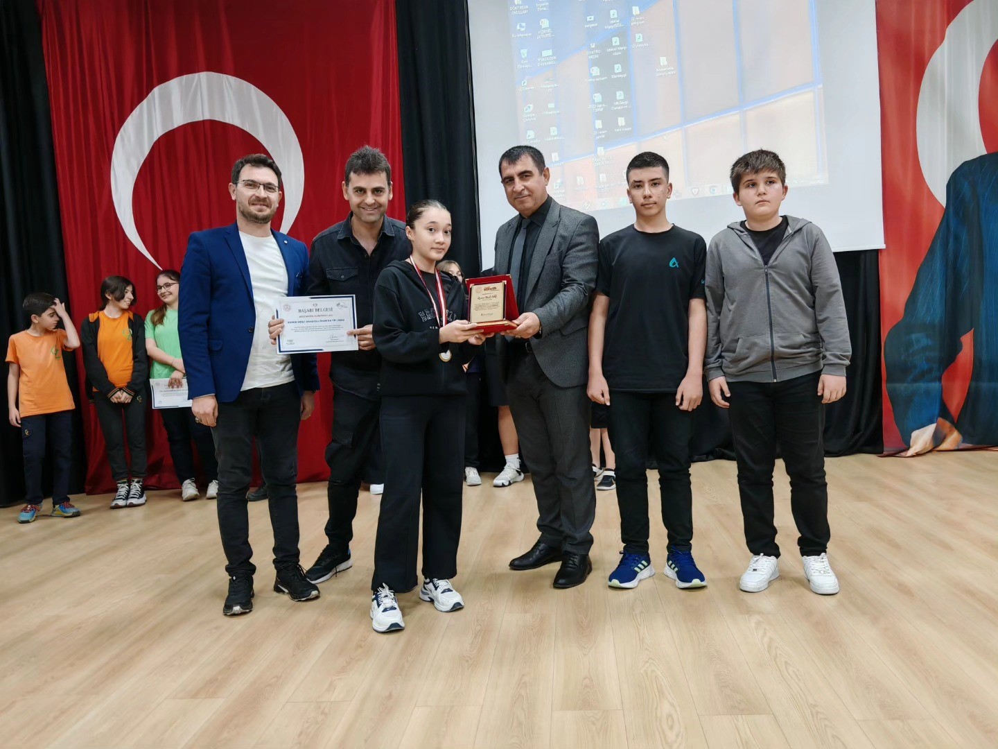 Matematik Olimpiyatları’nda dereceye giren öğrenciler ödüllerini aldı