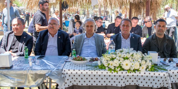 GÖNÜLLER VE SOFRALAR BİRLEŞTİ