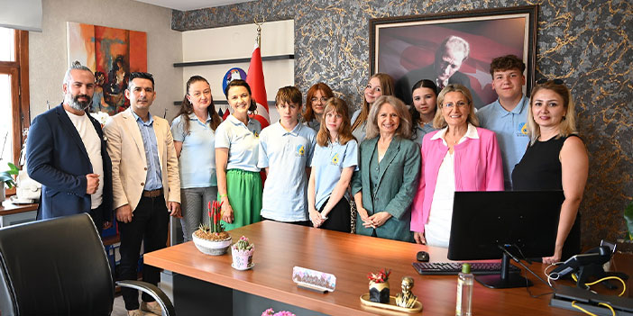 POLONYALI ÖĞRENCİLERDEN KUŞADASI BELEDİYESİ’NE ZİYARET