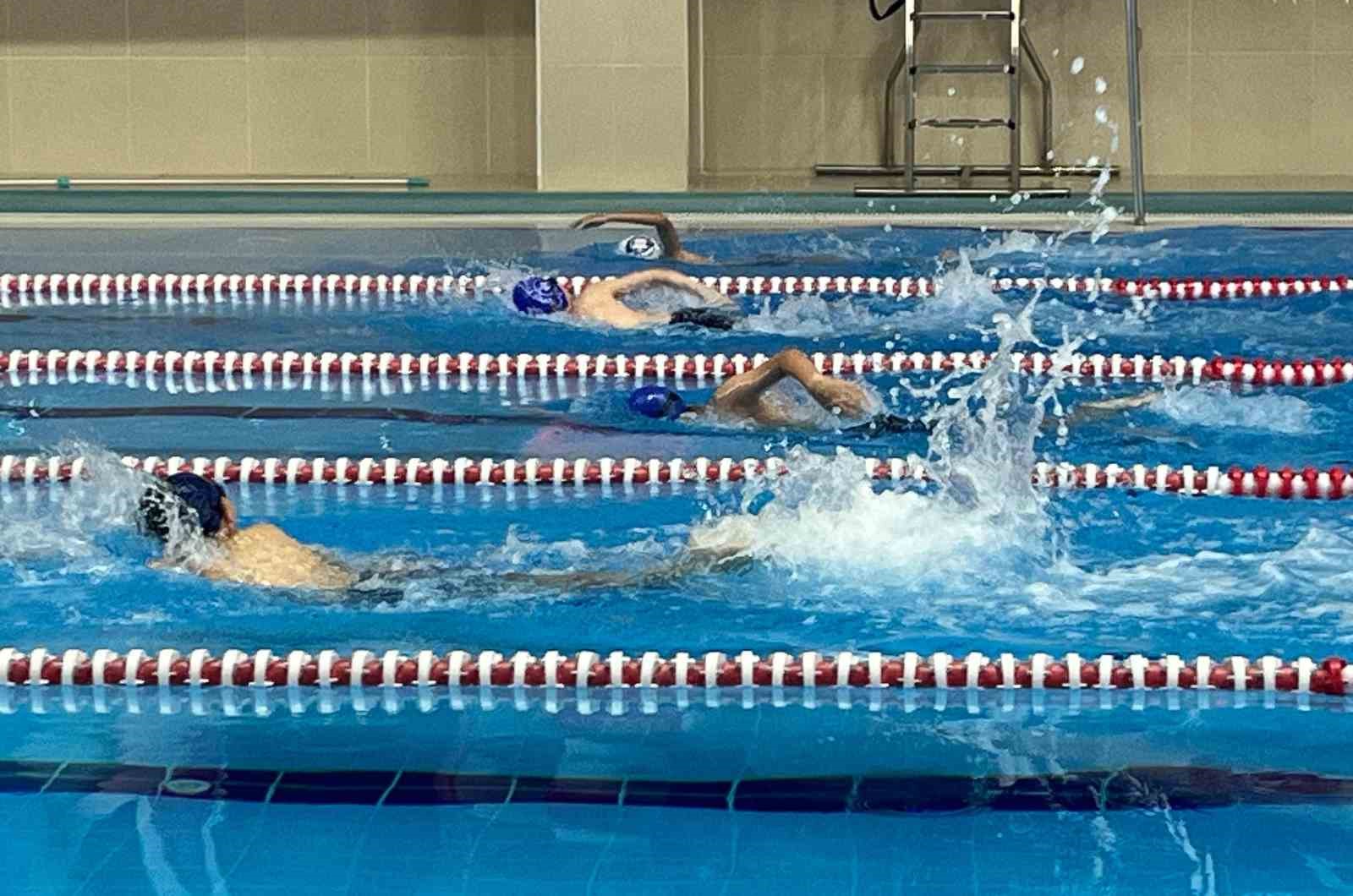 Genç sporcular kıyasıya mücadele etti