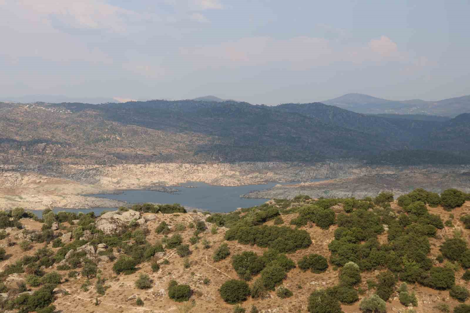 350 milyon metreküp depolama hacmine sahip Adnan Menderes Barajı’nda doluluk seviyesi yüzde 12’ye düştü