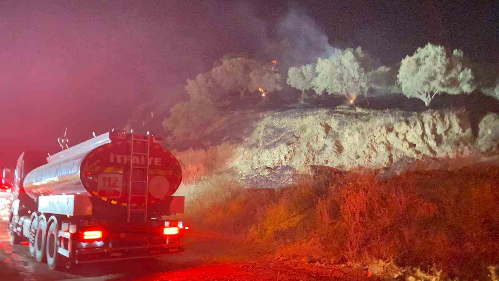 Zeytinlik alanda çıkan yangın ekiplerin erken müdahalesi ile büyümeden söndürüldü