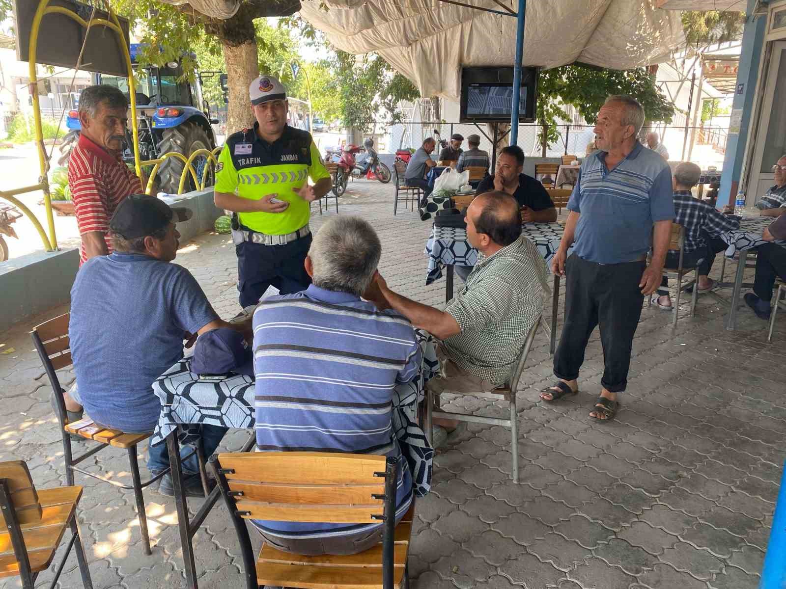Traktör sürücüleri bilgilendirildi