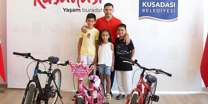 Başkan Ömer Günel’den Miniklere Bisiklet Sürprizi