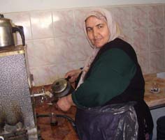 İngilizler'in Hacer Anası mesleği sayesinde İngilizce öğrendi