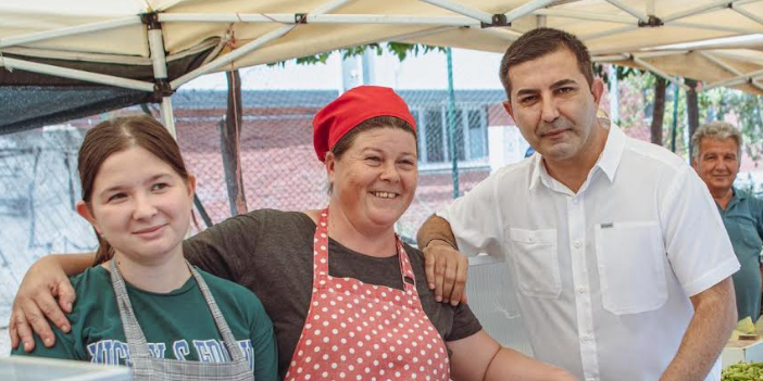KUŞADASI’NIN EN MUTLU SOKAĞINA BAŞKAN ÖMER GÜNEL’DEN ZİYARET