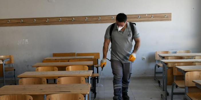 KUŞADASI BELEDİYESİ’NDEN OKULLARDA HİJYEN MESAİSİ