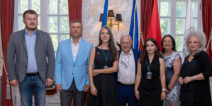 KUŞADASI BELEDİYESİ ‘SİNAİA FOREVER FESTİVALİ’NE’ KATILDI