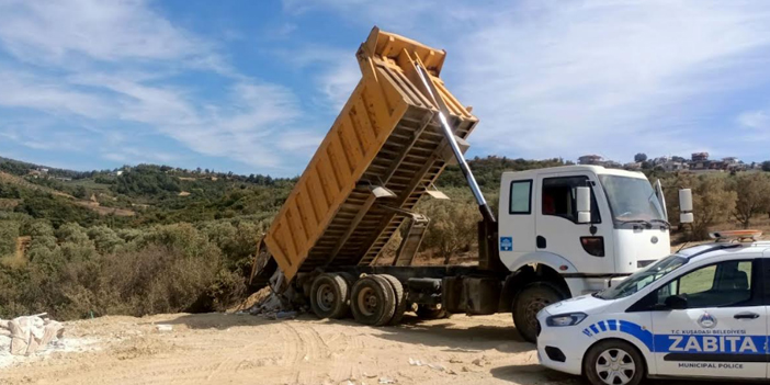 KUŞADASI BELEDİYESİ ÇEVREYİ KİRLETENLERE GÖZ AÇTIRMIYOR