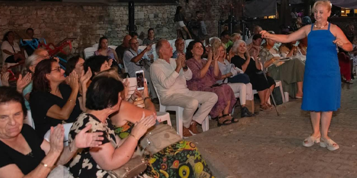 KUŞADASI’NIN HAFIZASI ‘HATIRLAYAN MAHALLE GÜNLERİ’NDE’ YENİDEN CANLANIYOR