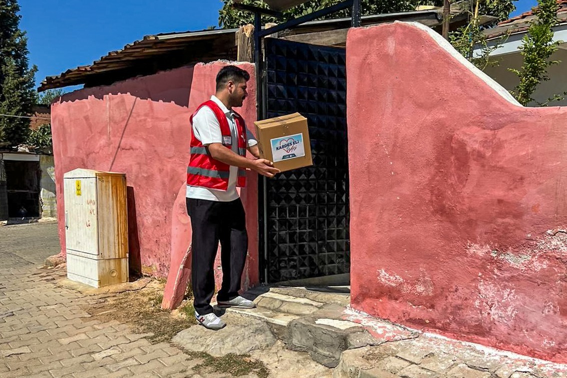 BAŞKAN YETİŞKİN’DEN SOSYAL BELEDİYECİLİKTE ÖRNEK PROJE: KARDEŞ ELİ