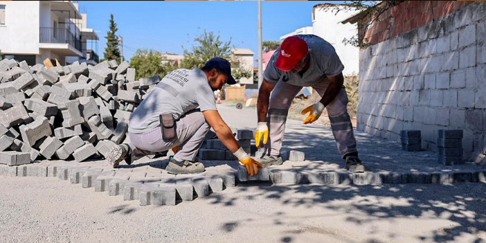 BAŞKAN YETİŞKİN: “EFELER’İN HER MAHALLESİNE MODERN YOLLAR KAZANDIRIYORUZ”