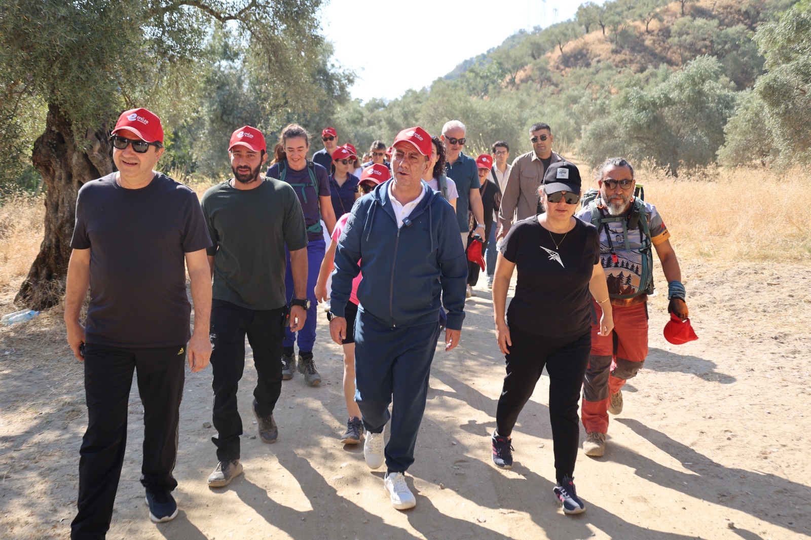 BAŞKAN YETİŞKİN, DÜNYA TURİZM GÜNÜ’NDE EFELER’E TREKKİNG PARKURU  KAZANDIRDI