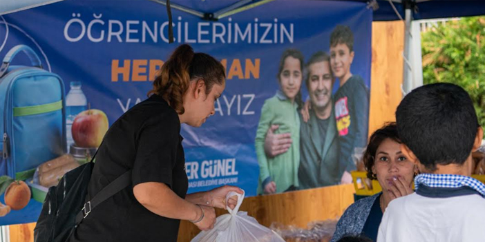 KUŞADASI BELEDİYESİ BESLENME ÇANTALARINI DOLDURMAYA DEVAM EDİYOR