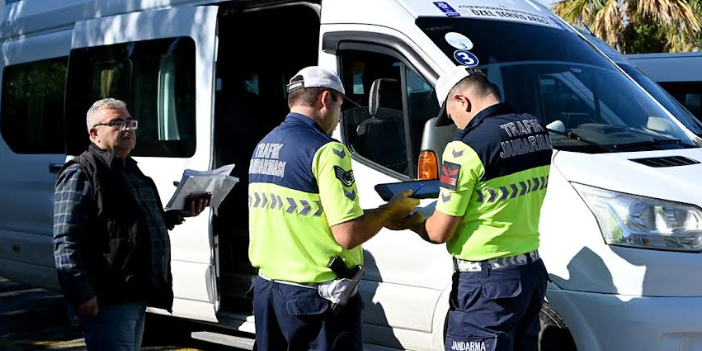 KUŞADASI’NDA OKUL SERVİSLERİ DENETİMDEN GEÇTİ