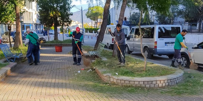 EFELER’İN EKİPLERİNDEN ORTAK TEMİZLİK ÇALIŞMASI