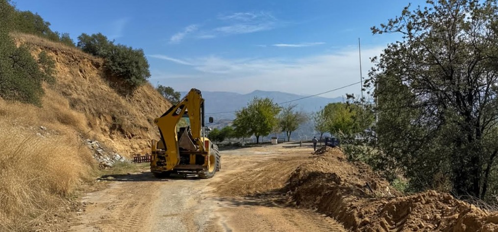 EFELER’DE YOL KONFORU VE GÜVENLİĞİ ARTIYOR