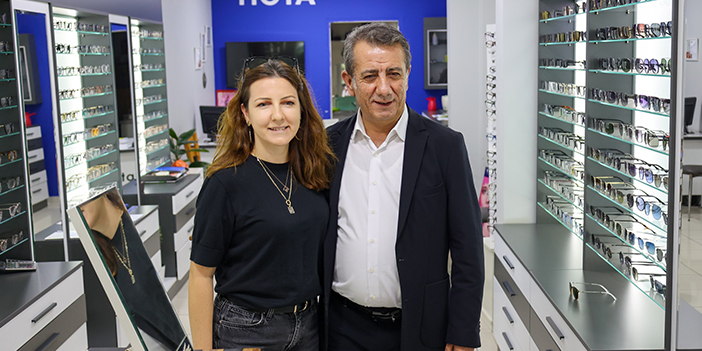 BAŞKAN YETİŞKİN HER YERDE HER KOŞULDA VATANDAŞLA İÇ İÇE