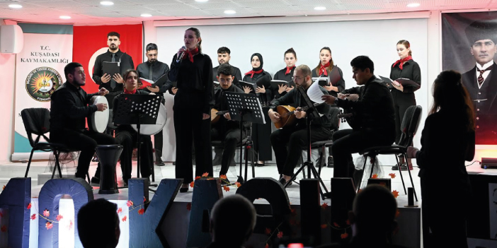 KUŞADASI’NDA ÖĞRENCİLERDEN ‘ATATÜRK’ İÇİN ANMA ETKİNLİĞİ