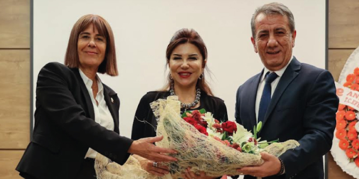 EFELER BELEDİYESİ’NDEN ANLAMLI ETKİNLİK İLHAM VEREN CUMHURİYET NEFERLERİ SÖYLEŞİSİ YOĞUN İLGİ GÖRDÜ