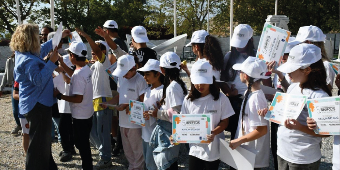 NEOPOLİS KÜÇÜK HEYKELTIRAŞLARI MİSAFİR ETTİ