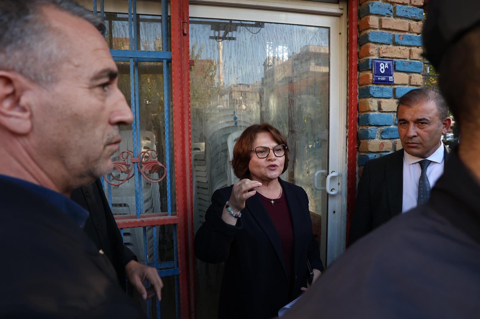 Başkan Hatice Gençay, Büyükşehir’in Polis Eşliğinde Yaptığı Tahliye Girişimine Müdahale Etti