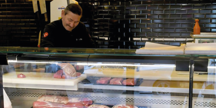 KUŞADASI’NDA ADALI KART AİLESİ GİDEREK BÜYÜYOR