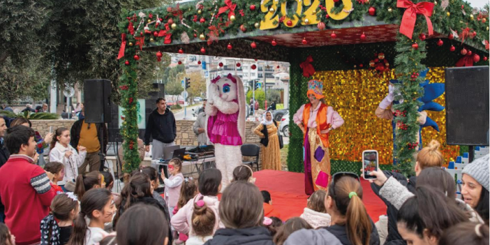 KUŞADASI’NDA YILBAŞI EĞLENCELERİ BAŞLADI