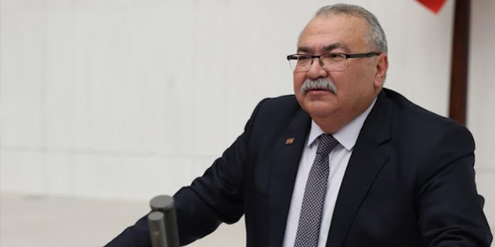 Camide siyaset varsa ibadet biter, adliyede siyaset varsa adalet biter