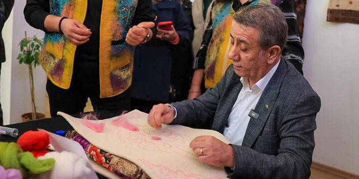 “AŞK BİR DİRENİŞTİR” KEÇE SERGİSİ EFELER’DE SANATSEVERLERLE BULUŞTU